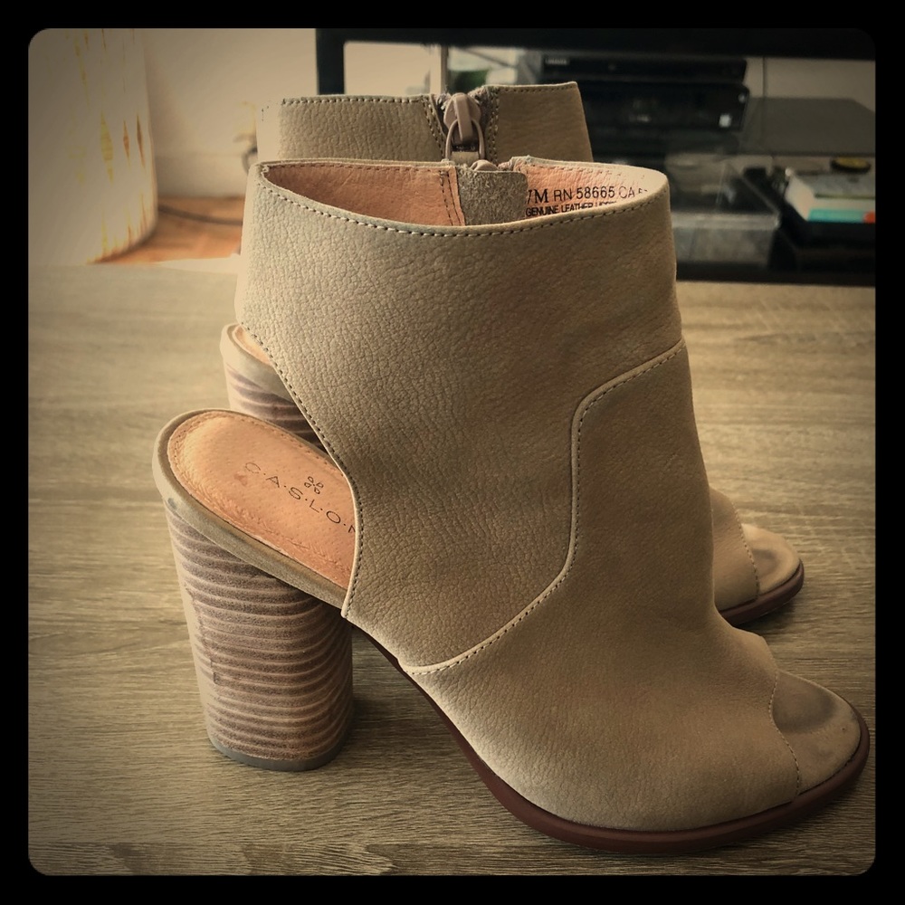 Caslon Peep Toe Heels / Sandals